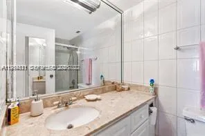 Hollywood, Florida 33019, 1 Bedroom Bedrooms, ,1 BathroomBathrooms,Residential Lease,For Rent,A11984811