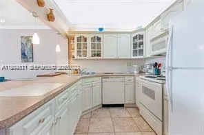 Hollywood, Florida 33019, 1 Bedroom Bedrooms, ,1 BathroomBathrooms,Residential Lease,For Rent,A11984811