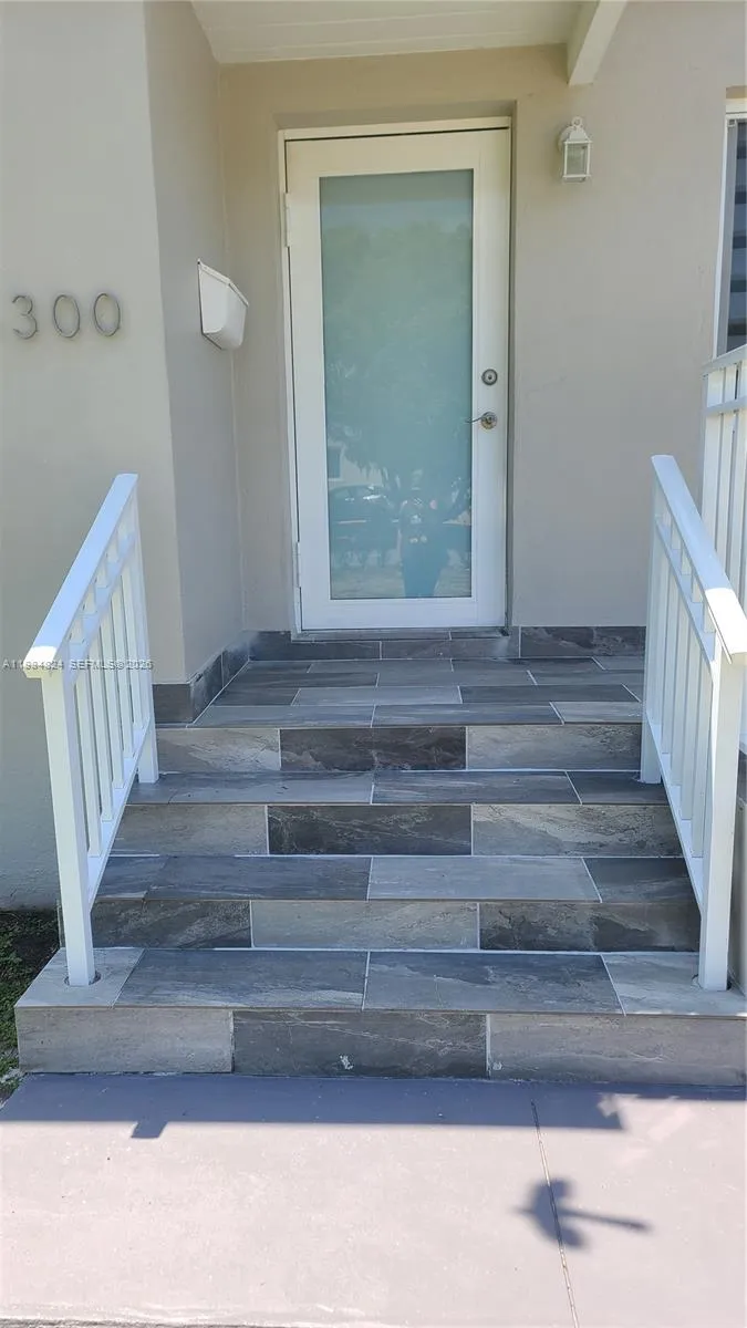 6300 Sw 21st St 1, Miami, Florida 33155, Miami, Florida 33155, 2 Bedrooms Bedrooms, ,2 BathroomsBathrooms,Residential Lease,For Rent,6300 Sw 21st St 1, Miami, Florida 33155,A11984824