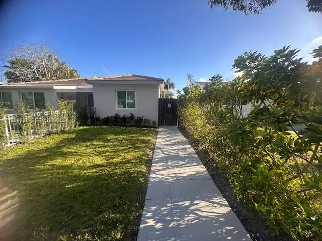 1634 Fletcher St 2, Hollywood, Florida 33020, Hollywood, Florida 33020, 1 Bedroom Bedrooms, ,1 BathroomBathrooms,Residential Lease,For Rent,1634 Fletcher St 2, Hollywood, Florida 33020,A11984838