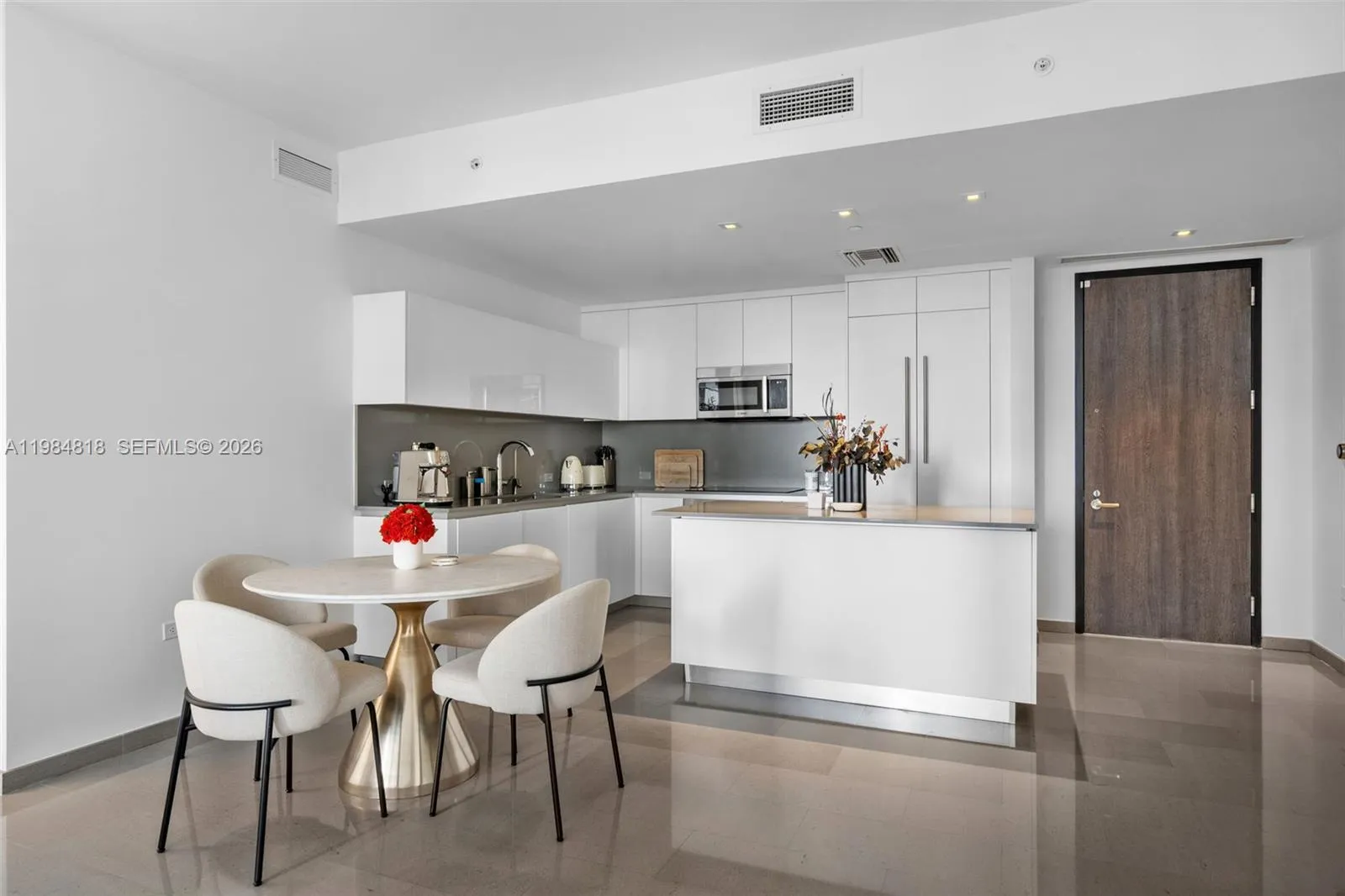 88 Sw 7th St 809, Miami, Florida 33130, Miami, Florida 33130, 2 Bedrooms Bedrooms, ,2 BathroomsBathrooms,Residential,For Sale,88 Sw 7th St 809, Miami, Florida 33130,A11984818