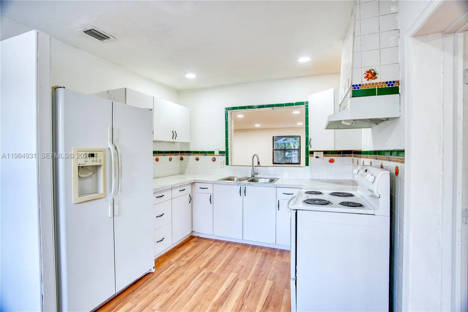 6424 Sw 20th St, Miramar, Florida 33023, Miramar, Florida 33023, 3 Bedrooms Bedrooms, ,2 BathroomsBathrooms,Residential,For Sale,6424 Sw 20th St, Miramar, Florida 33023,A11984931