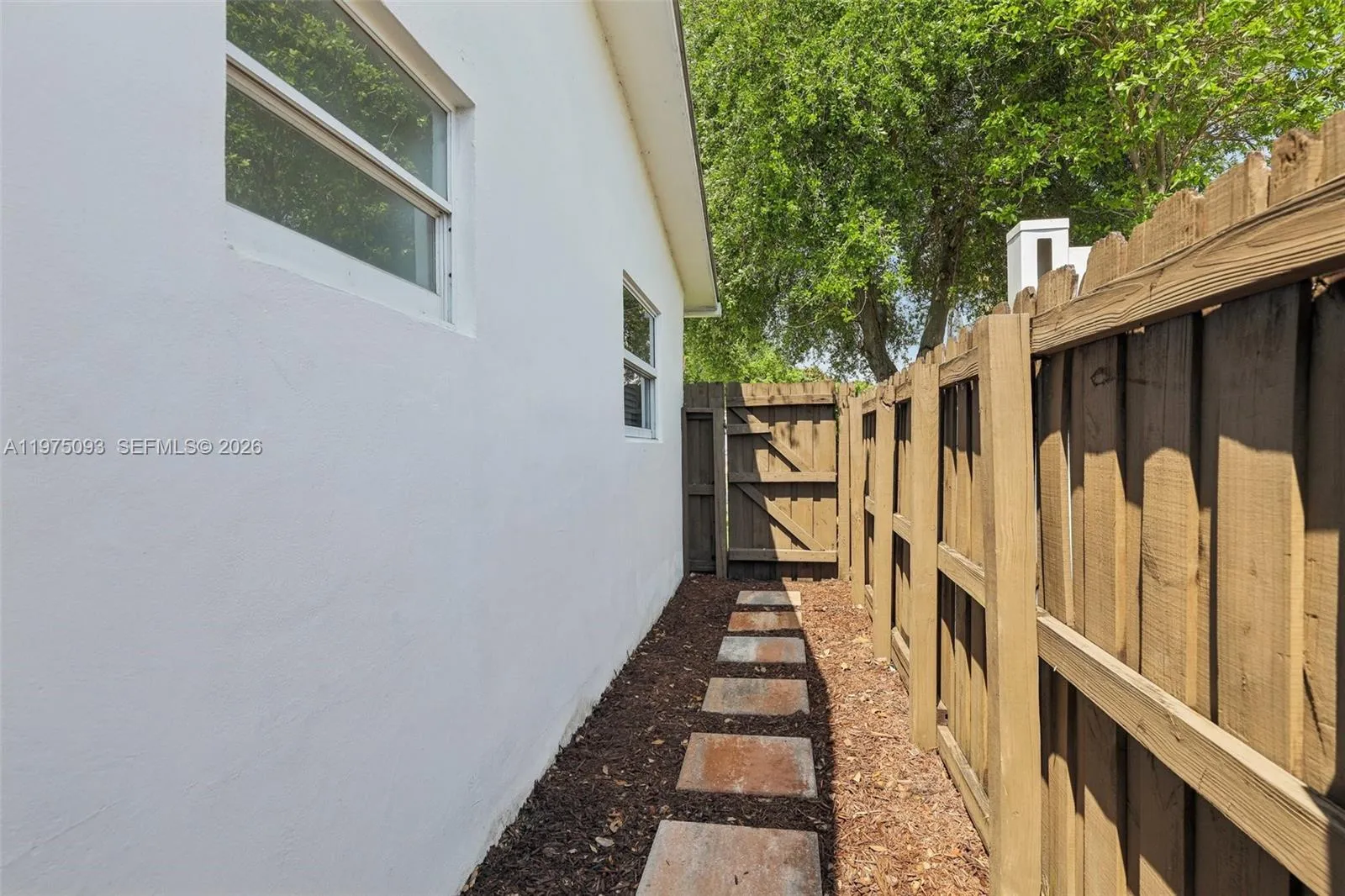 6326 Dawson St, Hollywood, Florida 33023, Hollywood, Florida 33023, 3 Bedrooms Bedrooms, 1 Room Rooms,2 BathroomsBathrooms,Residential,For Sale,6326 Dawson St, Hollywood, Florida 33023,A11975093