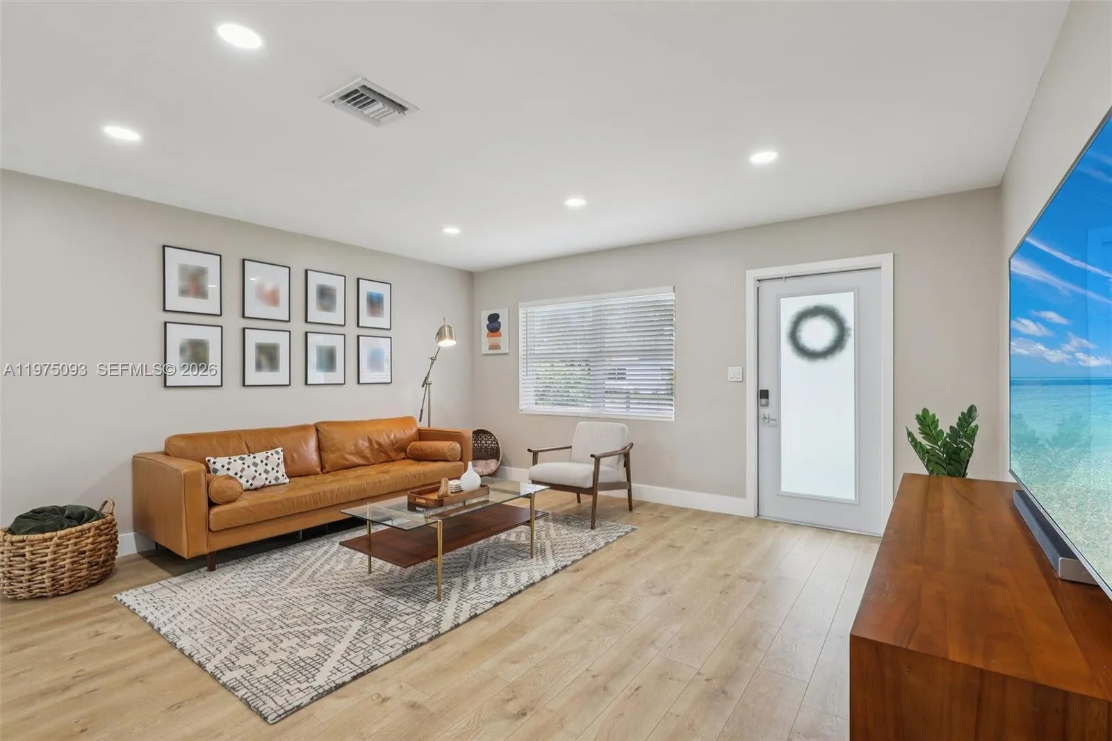 6326 Dawson St, Hollywood, Florida 33023, Hollywood, Florida 33023, 3 Bedrooms Bedrooms, 1 Room Rooms,2 BathroomsBathrooms,Residential,For Sale,6326 Dawson St, Hollywood, Florida 33023,A11975093