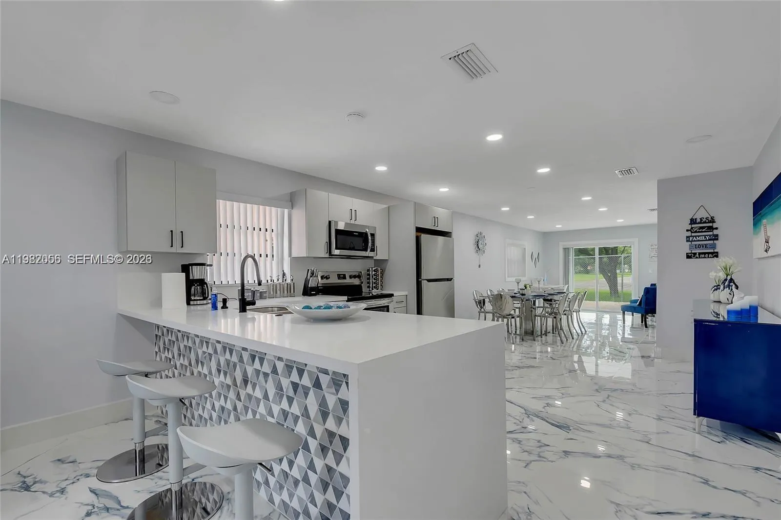 895 W 39th Pl, Hialeah, Florida 33012, Hialeah, Florida 33012, 3 Bedrooms Bedrooms, ,2 BathroomsBathrooms,Residential Lease,For Rent,895 W 39th Pl, Hialeah, Florida 33012,A11982056