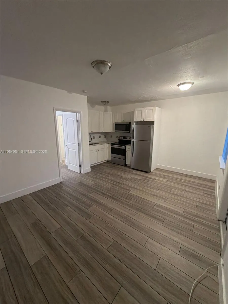 1145 Nw 3rd St 3, Miami, Florida 33128, Miami, Florida 33128, 1 Bedroom Bedrooms, ,1 BathroomBathrooms,Residential Lease,For Rent,1145 Nw 3rd St 3, Miami, Florida 33128,A11984981