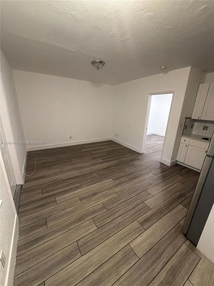 1145 Nw 3rd St 3, Miami, Florida 33128, Miami, Florida 33128, 1 Bedroom Bedrooms, ,1 BathroomBathrooms,Residential Lease,For Rent,1145 Nw 3rd St 3, Miami, Florida 33128,A11984981