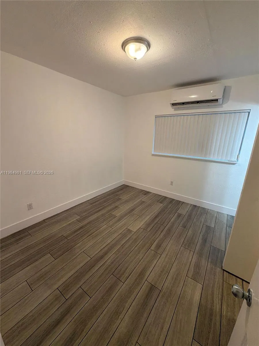 1145 Nw 3rd St 3, Miami, Florida 33128, Miami, Florida 33128, 1 Bedroom Bedrooms, ,1 BathroomBathrooms,Residential Lease,For Rent,1145 Nw 3rd St 3, Miami, Florida 33128,A11984981