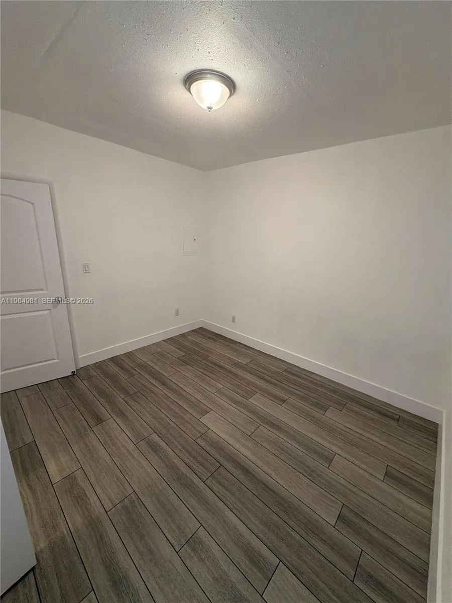 1145 Nw 3rd St 3, Miami, Florida 33128, Miami, Florida 33128, 1 Bedroom Bedrooms, ,1 BathroomBathrooms,Residential Lease,For Rent,1145 Nw 3rd St 3, Miami, Florida 33128,A11984981