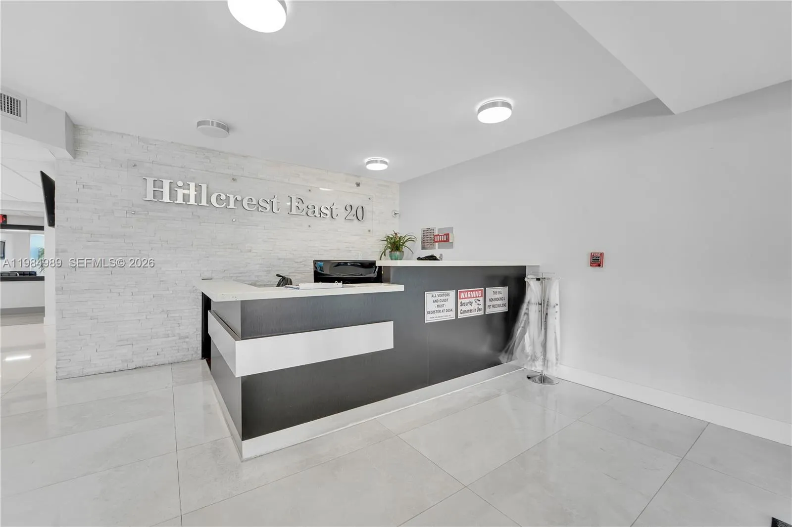 919 Hillcrest Dr 210, Hollywood, Florida 33021, Hollywood, Florida 33021, 2 Bedrooms Bedrooms, ,2 BathroomsBathrooms,Residential Lease,For Rent,919 Hillcrest Dr 210, Hollywood, Florida 33021,A11984989
