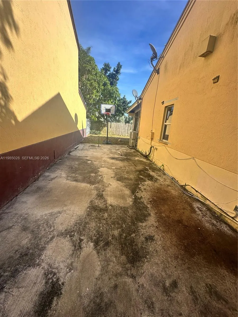27347 Sw 117th Pl, Homestead, Florida 33032, Homestead, Florida 33032, 4 Bedrooms Bedrooms, ,3 BathroomsBathrooms,Residential Lease,For Rent,27347 Sw 117th Pl, Homestead, Florida 33032,A11985028