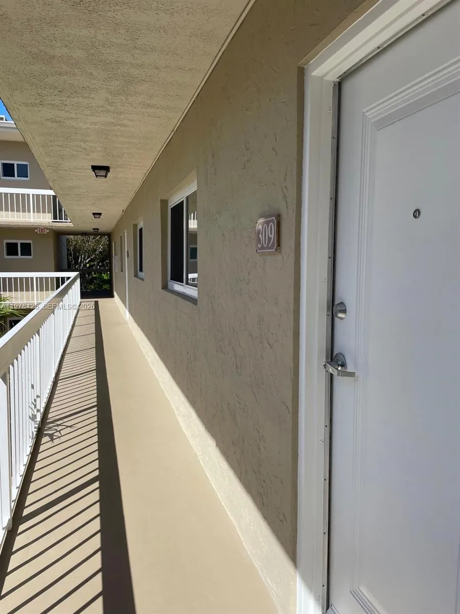 7840 Camino Real P309, Miami, Florida 33143, Miami, Florida 33143, 2 Bedrooms Bedrooms, ,1 BathroomBathrooms,Residential Lease,For Rent,7840 Camino Real P309, Miami, Florida 33143,A11978425