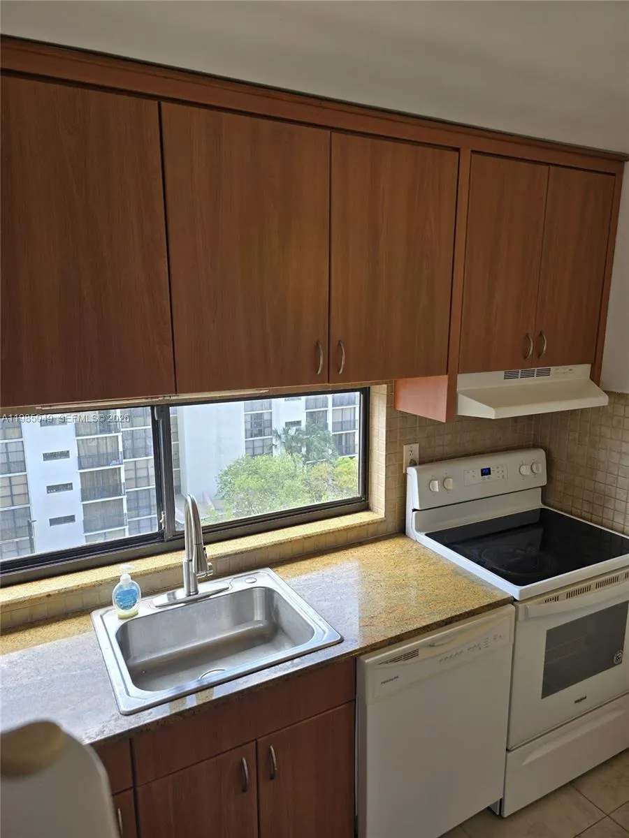 16919 N Bay Rd 819, Sunny Isles Beach, Florida 331, Sunny Isles Beach, Florida 33160, 1 Bedroom Bedrooms, ,1 BathroomBathrooms,Residential Lease,For Rent,16919 N Bay Rd 819, Sunny Isles Beach, Florida 331,A11985049