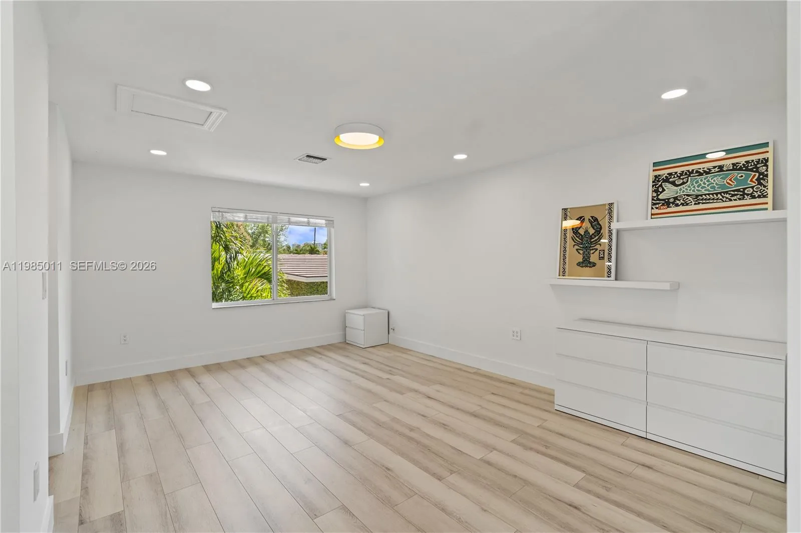 Second level Master suit