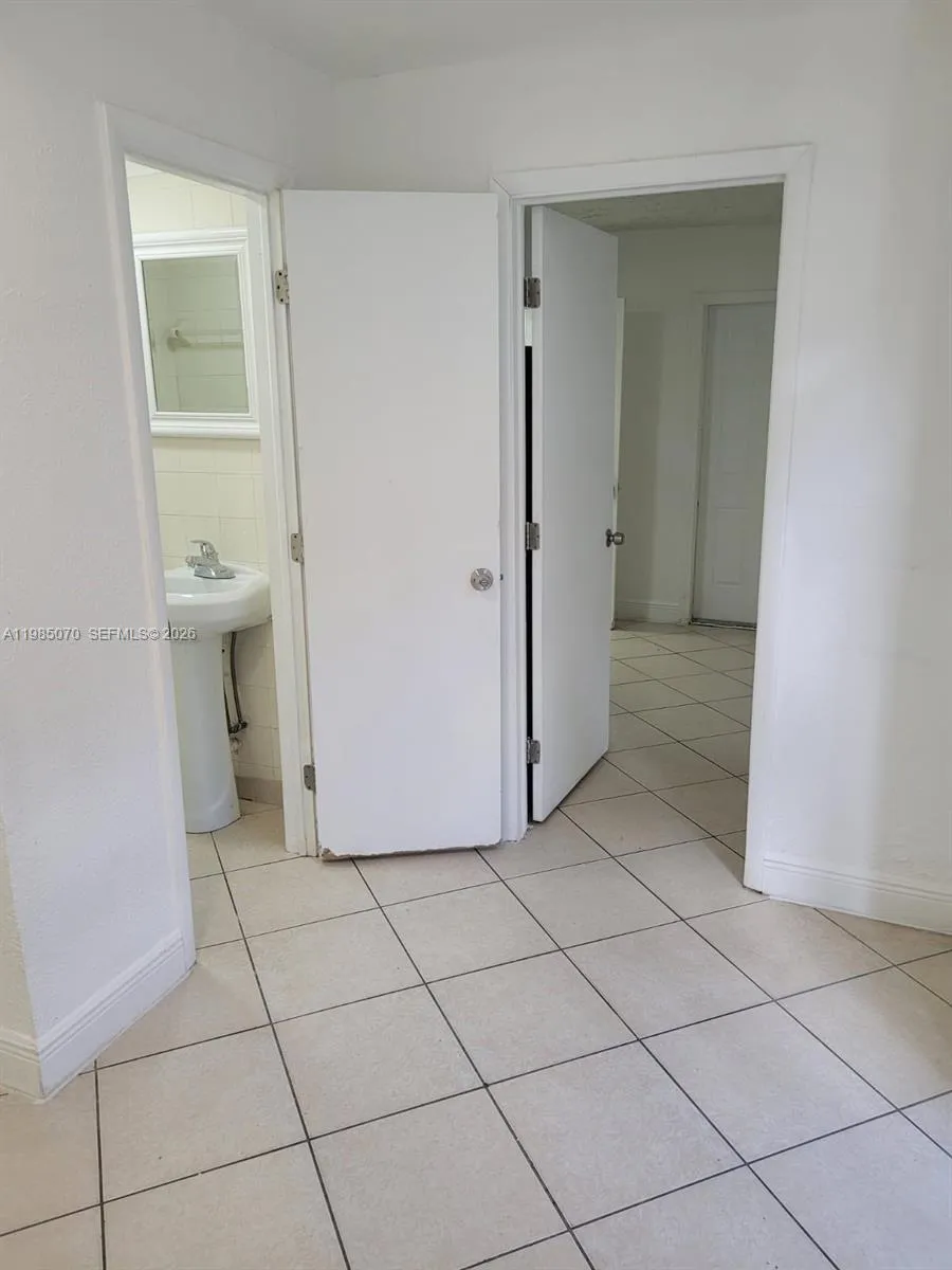 2910 Nw 6th Ct 2, Pompano Beach, Florida 33069, Pompano Beach, Florida 33069, 1 Bedroom Bedrooms, ,1 BathroomBathrooms,Residential Lease,For Rent,2910 Nw 6th Ct 2, Pompano Beach, Florida 33069,A11985070