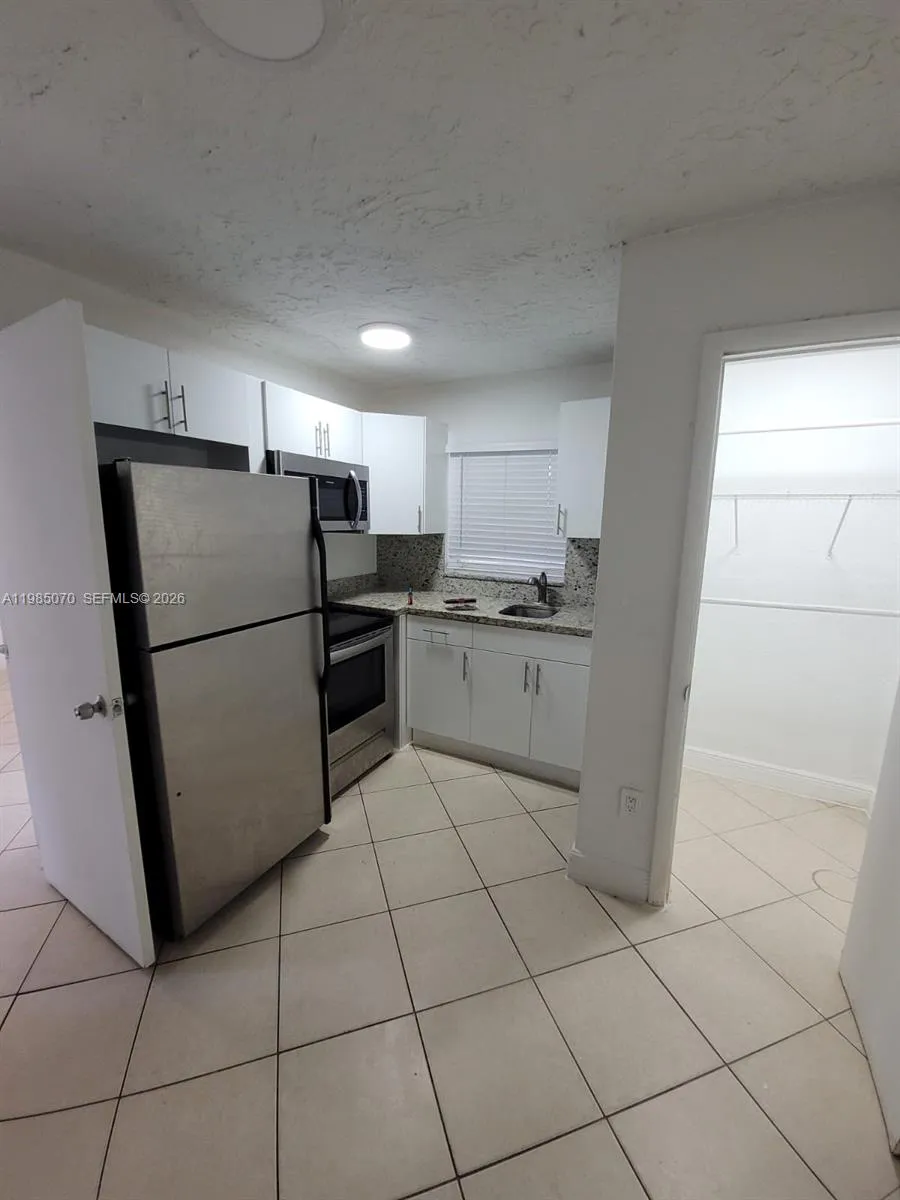 2910 Nw 6th Ct 2, Pompano Beach, Florida 33069, Pompano Beach, Florida 33069, 1 Bedroom Bedrooms, ,1 BathroomBathrooms,Residential Lease,For Rent,2910 Nw 6th Ct 2, Pompano Beach, Florida 33069,A11985070