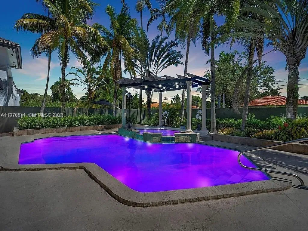 15945 Nw 82nd Ct, Miami Lakes, Florida 33016, Miami Lakes, Florida 33016, 6 Bedrooms Bedrooms, ,3 BathroomsBathrooms,Residential Lease,For Rent,15945 Nw 82nd Ct, Miami Lakes, Florida 33016,A11978851