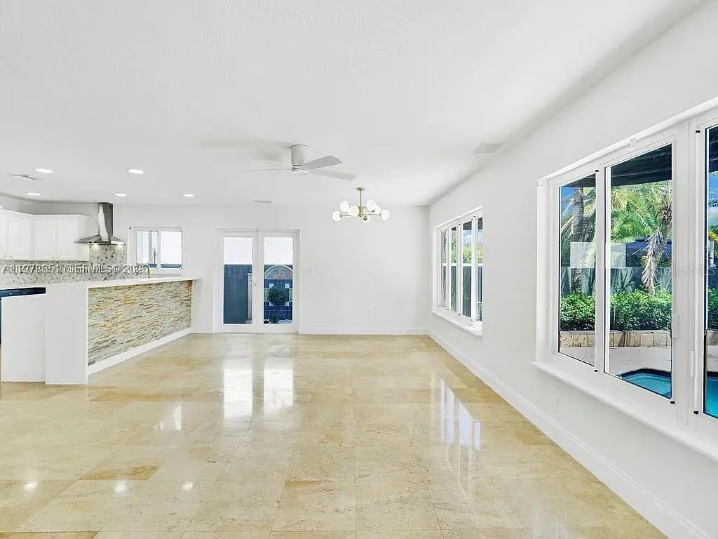 15945 Nw 82nd Ct, Miami Lakes, Florida 33016, Miami Lakes, Florida 33016, 6 Bedrooms Bedrooms, ,3 BathroomsBathrooms,Residential Lease,For Rent,15945 Nw 82nd Ct, Miami Lakes, Florida 33016,A11978851