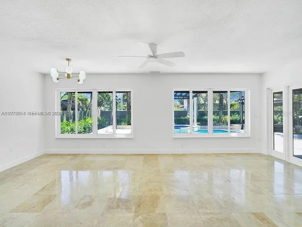 15945 Nw 82nd Ct, Miami Lakes, Florida 33016, Miami Lakes, Florida 33016, 6 Bedrooms Bedrooms, ,3 BathroomsBathrooms,Residential Lease,For Rent,15945 Nw 82nd Ct, Miami Lakes, Florida 33016,A11978851