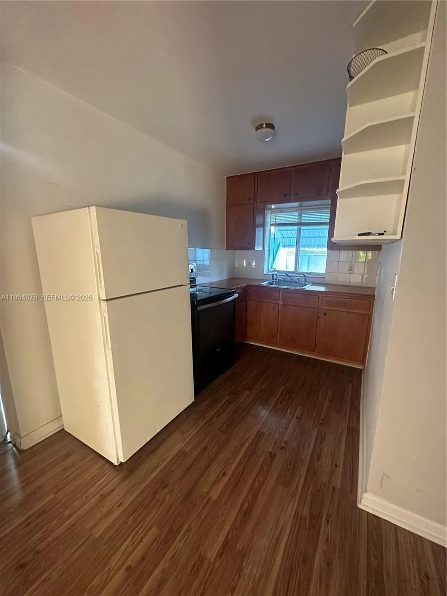 5743 Lincoln St 1, Hollywood, Florida 33021, Hollywood, Florida 33021, 2 Bedrooms Bedrooms, ,1 BathroomBathrooms,Residential Lease,For Rent,5743 Lincoln St 1, Hollywood, Florida 33021,A11984876