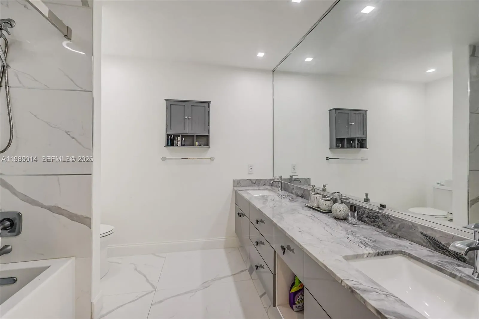 5431 Sw 109th Ave, Davie, Florida 33328, Davie, Florida 33328, 5 Bedrooms Bedrooms, ,5 BathroomsBathrooms,Residential,For Sale,5431 Sw 109th Ave, Davie, Florida 33328,A11985014