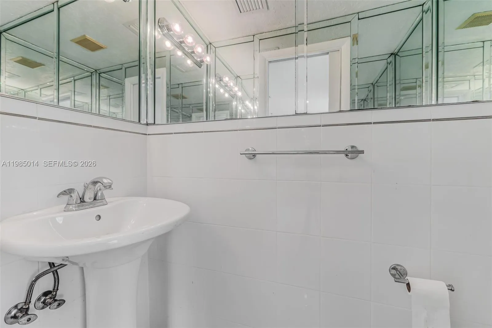 5431 Sw 109th Ave, Davie, Florida 33328, Davie, Florida 33328, 5 Bedrooms Bedrooms, ,5 BathroomsBathrooms,Residential,For Sale,5431 Sw 109th Ave, Davie, Florida 33328,A11985014