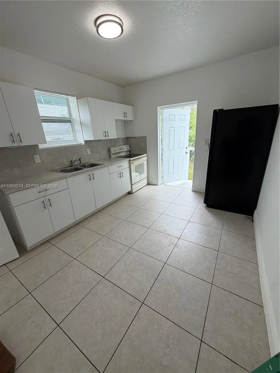 7001 Nw 4th Ct Back, Miami, Florida 33150, Miami, Florida 33150, 1 Bedroom Bedrooms, ,1 BathroomBathrooms,Residential Lease,For Rent,7001 Nw 4th Ct Back, Miami, Florida 33150,A11985074