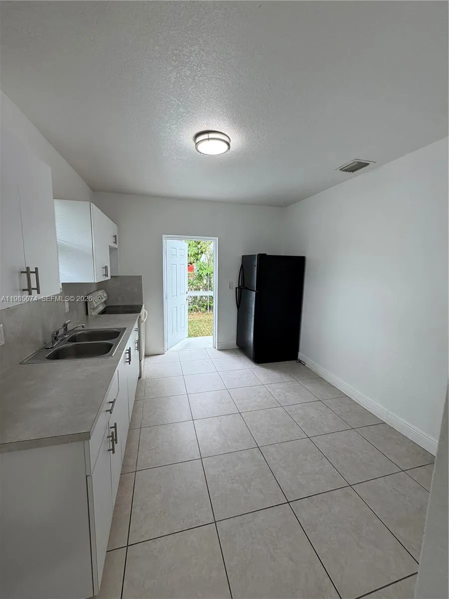 7001 Nw 4th Ct Back, Miami, Florida 33150, Miami, Florida 33150, 1 Bedroom Bedrooms, ,1 BathroomBathrooms,Residential Lease,For Rent,7001 Nw 4th Ct Back, Miami, Florida 33150,A11985074
