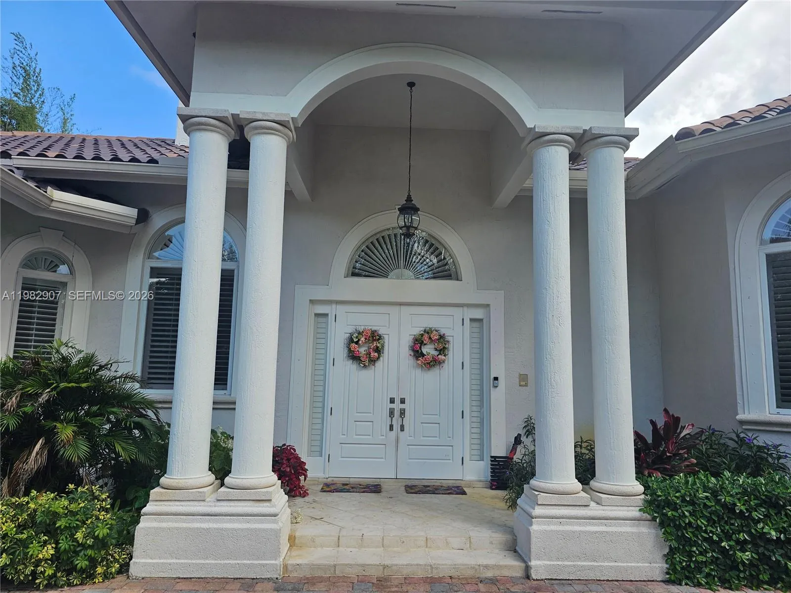 Entrance\n