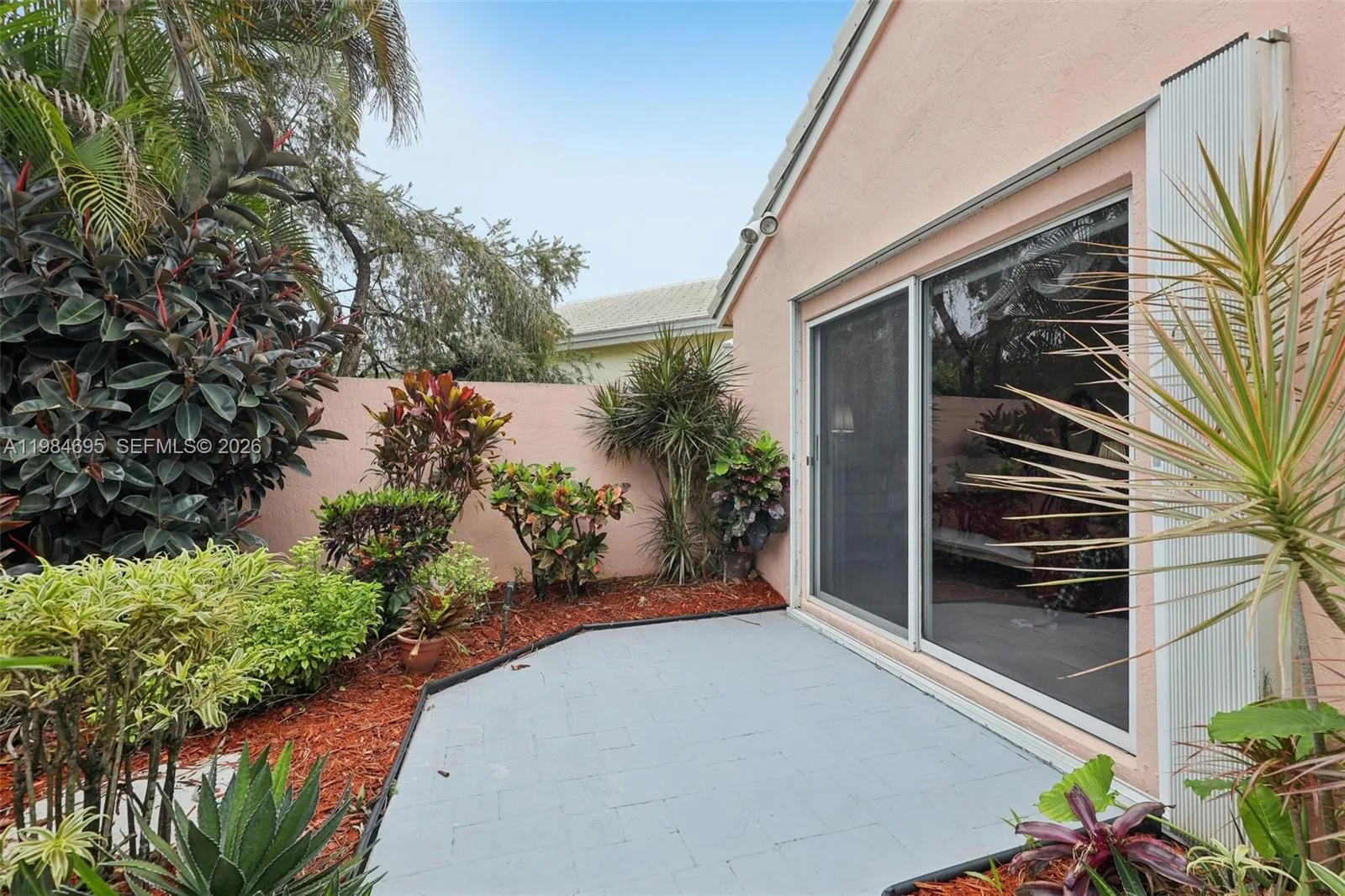 15201 S Wilshire Cir S, Pembroke Pines, Florida 33, Pembroke Pines, Florida 33027, 3 Bedrooms Bedrooms, ,2 BathroomsBathrooms,Residential,For Sale,15201 S Wilshire Cir S, Pembroke Pines, Florida 33,A11984695