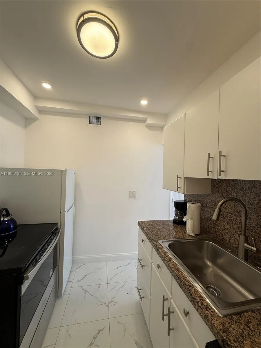 1542 Jefferson Ave 5, Miami Beach, Florida 33139, Miami Beach, Florida 33139, 2 Bedrooms Bedrooms, ,1 BathroomBathrooms,Residential Lease,For Rent,1542 Jefferson Ave 5, Miami Beach, Florida 33139,A11985138