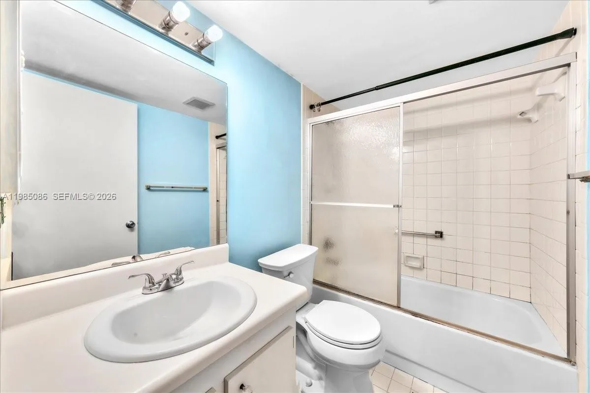 13500 Sw 1st St 307u, Pembroke Pines, Florida 3302, Pembroke Pines, Florida 33027, 1 Bedroom Bedrooms, ,1 BathroomBathrooms,Residential Lease,For Rent,13500 Sw 1st St 307u, Pembroke Pines, Florida 3302,A11985086