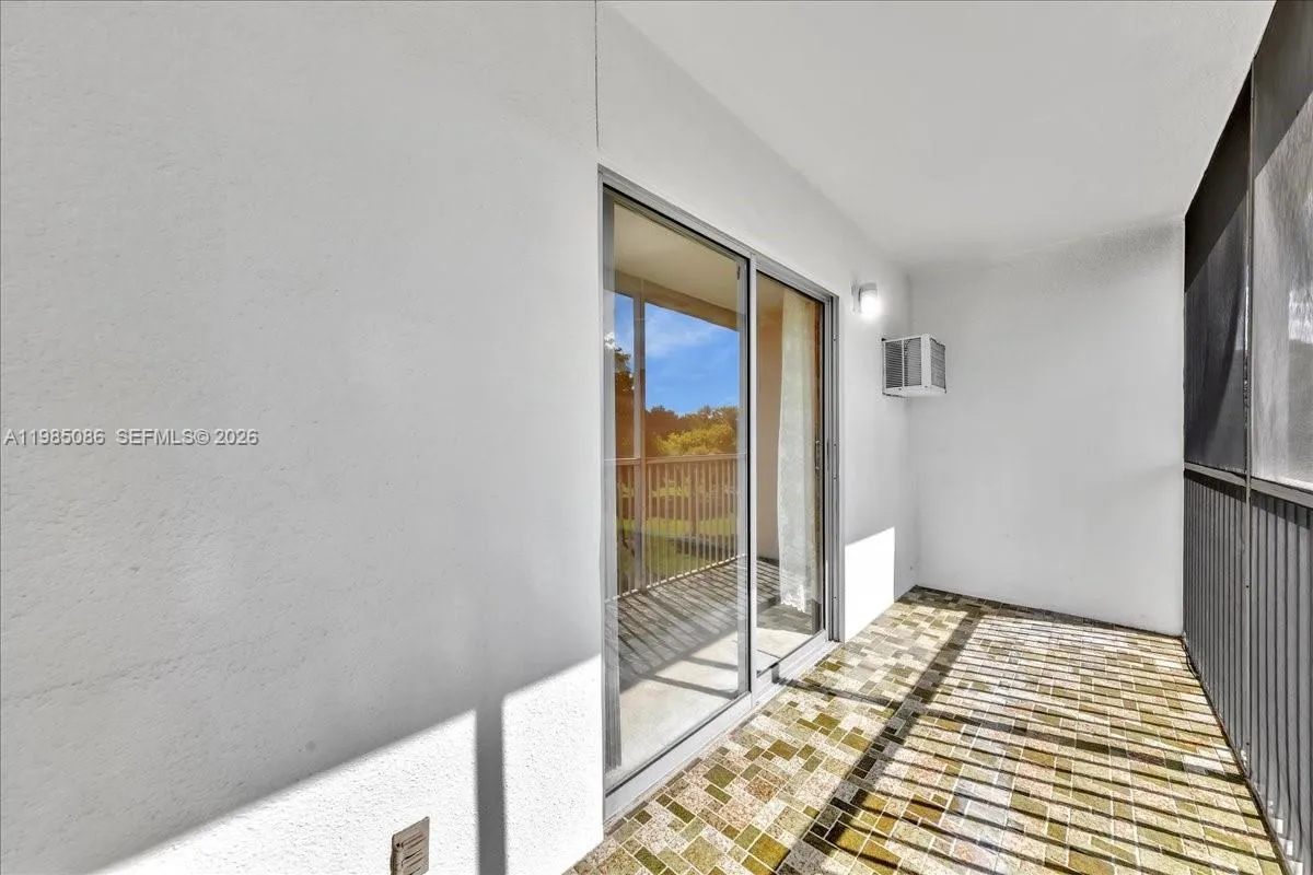 13500 Sw 1st St 307u, Pembroke Pines, Florida 3302, Pembroke Pines, Florida 33027, 1 Bedroom Bedrooms, ,1 BathroomBathrooms,Residential Lease,For Rent,13500 Sw 1st St 307u, Pembroke Pines, Florida 3302,A11985086
