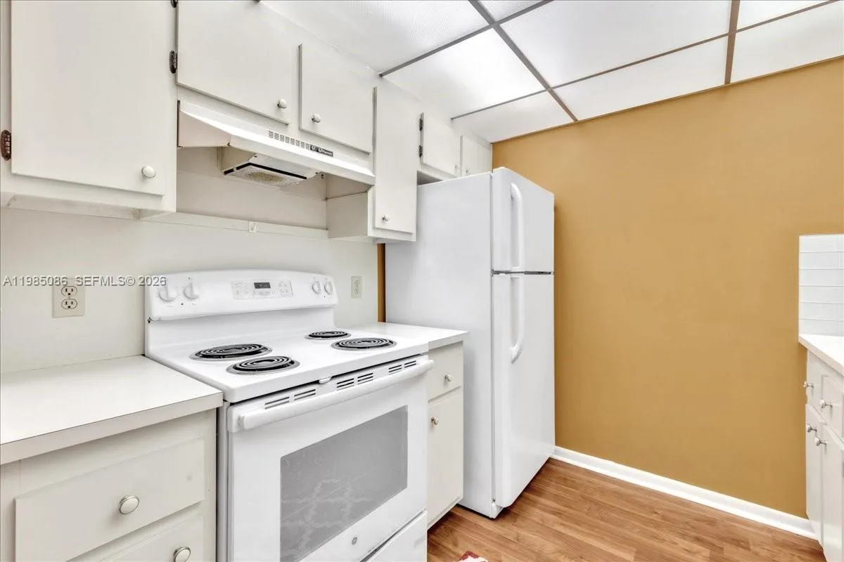 13500 Sw 1st St 307u, Pembroke Pines, Florida 3302, Pembroke Pines, Florida 33027, 1 Bedroom Bedrooms, ,1 BathroomBathrooms,Residential Lease,For Rent,13500 Sw 1st St 307u, Pembroke Pines, Florida 3302,A11985086