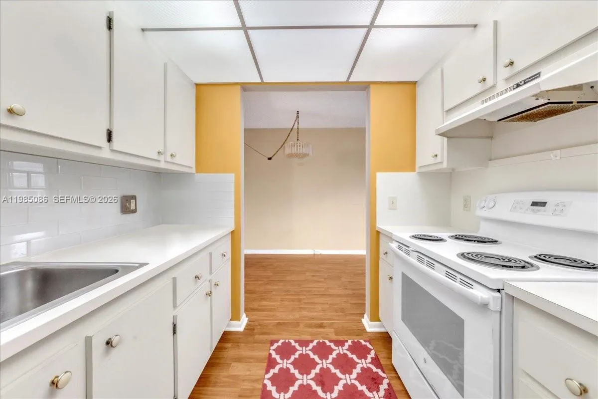 13500 Sw 1st St 307u, Pembroke Pines, Florida 3302, Pembroke Pines, Florida 33027, 1 Bedroom Bedrooms, ,1 BathroomBathrooms,Residential Lease,For Rent,13500 Sw 1st St 307u, Pembroke Pines, Florida 3302,A11985086