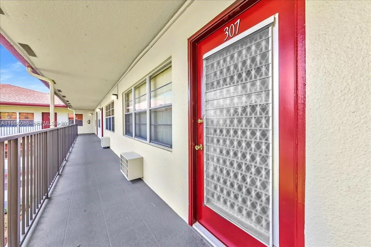 13500 Sw 1st St 307u, Pembroke Pines, Florida 3302, Pembroke Pines, Florida 33027, 1 Bedroom Bedrooms, ,1 BathroomBathrooms,Residential Lease,For Rent,13500 Sw 1st St 307u, Pembroke Pines, Florida 3302,A11985086