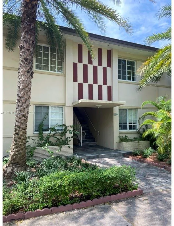 1300 Salzedo St 5, Coral Gables, Florida 33134, Coral Gables, Florida 33134, 1 Bedroom Bedrooms, ,1 BathroomBathrooms,Residential Lease,For Rent,1300 Salzedo St 5, Coral Gables, Florida 33134,A11983411