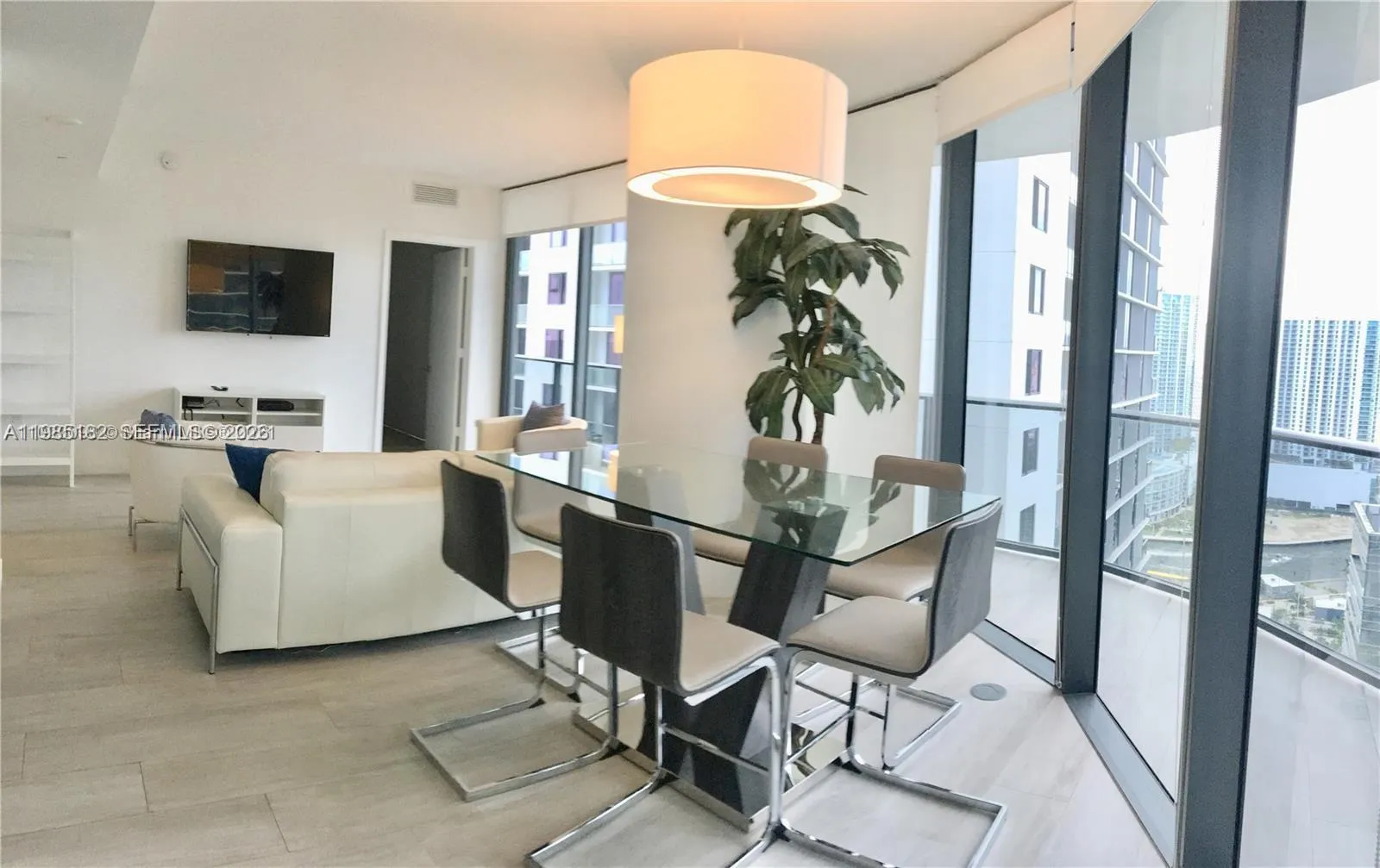 55 Sw 9th St 2901, Miami, Florida 33130, Miami, Florida 33130, 2 Bedrooms Bedrooms, ,2 BathroomsBathrooms,Residential Lease,For Rent,55 Sw 9th St 2901, Miami, Florida 33130,A11985182