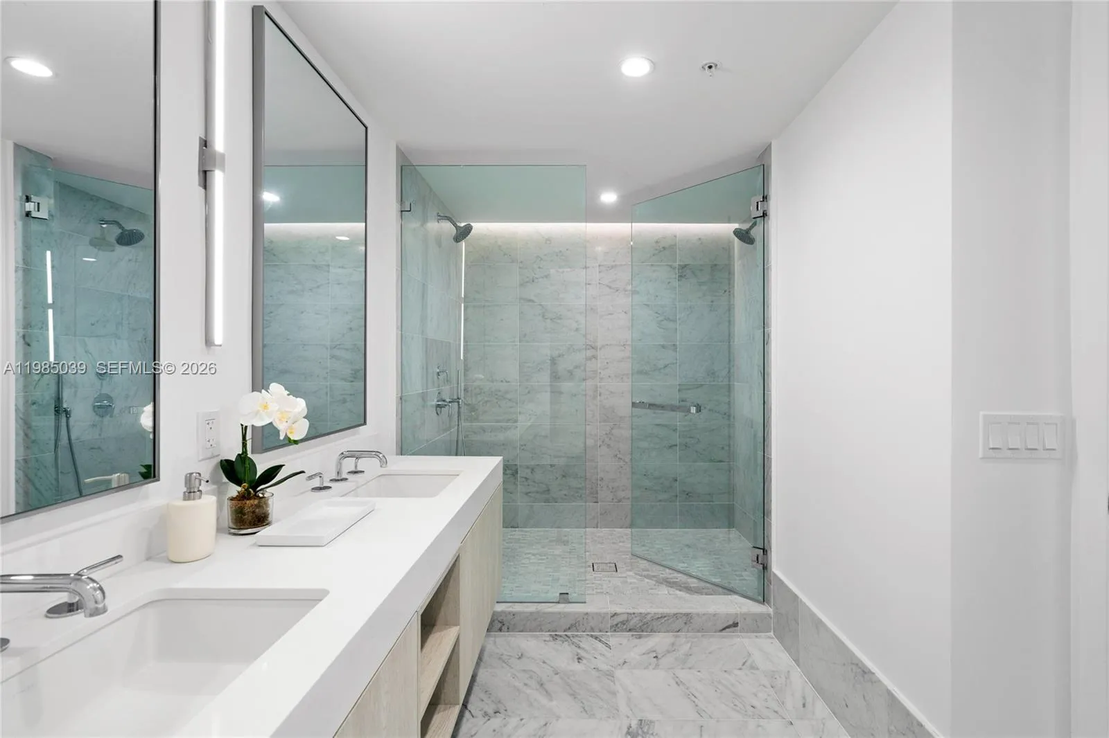 9201 E Bay Harbor Dr 604, Bay Harbor Islands, Flor, Bay Harbor Islands, Florida 33154, 2 Bedrooms Bedrooms, ,2 BathroomsBathrooms,Residential Lease,For Rent,9201 E Bay Harbor Dr 604, Bay Harbor Islands, Flor,A11985039