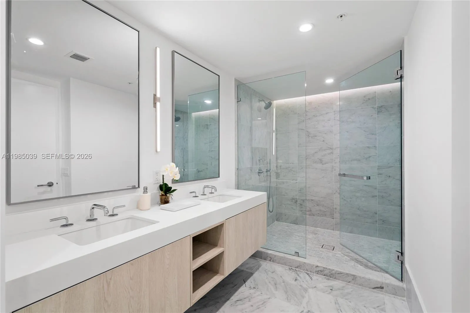 9201 E Bay Harbor Dr 604, Bay Harbor Islands, Flor, Bay Harbor Islands, Florida 33154, 2 Bedrooms Bedrooms, ,2 BathroomsBathrooms,Residential Lease,For Rent,9201 E Bay Harbor Dr 604, Bay Harbor Islands, Flor,A11985039