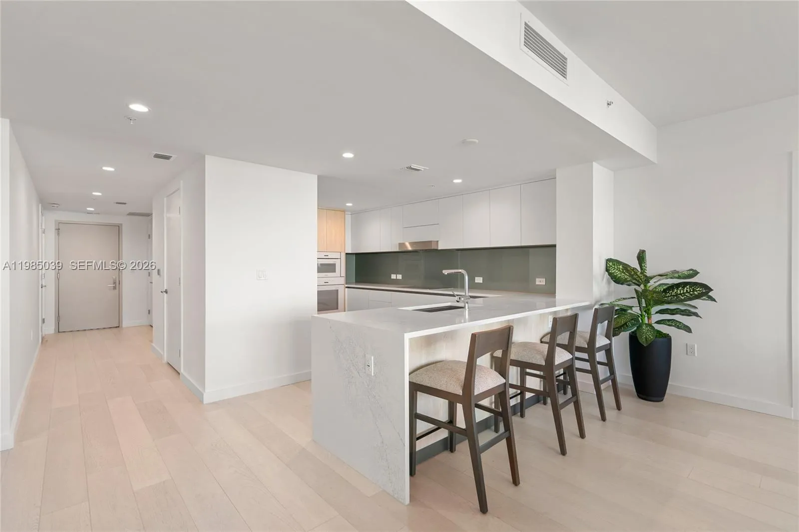 9201 E Bay Harbor Dr 604, Bay Harbor Islands, Flor, Bay Harbor Islands, Florida 33154, 2 Bedrooms Bedrooms, ,2 BathroomsBathrooms,Residential Lease,For Rent,9201 E Bay Harbor Dr 604, Bay Harbor Islands, Flor,A11985039