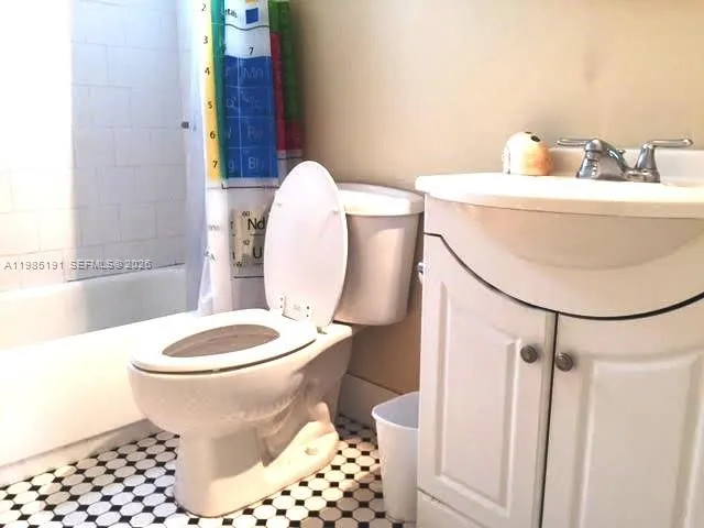 7315 Byron Ave 6, Miami Beach, Florida 33141, Miami Beach, Florida 33141, ,1 BathroomBathrooms,Residential Lease,For Rent,7315 Byron Ave 6, Miami Beach, Florida 33141,A11985191