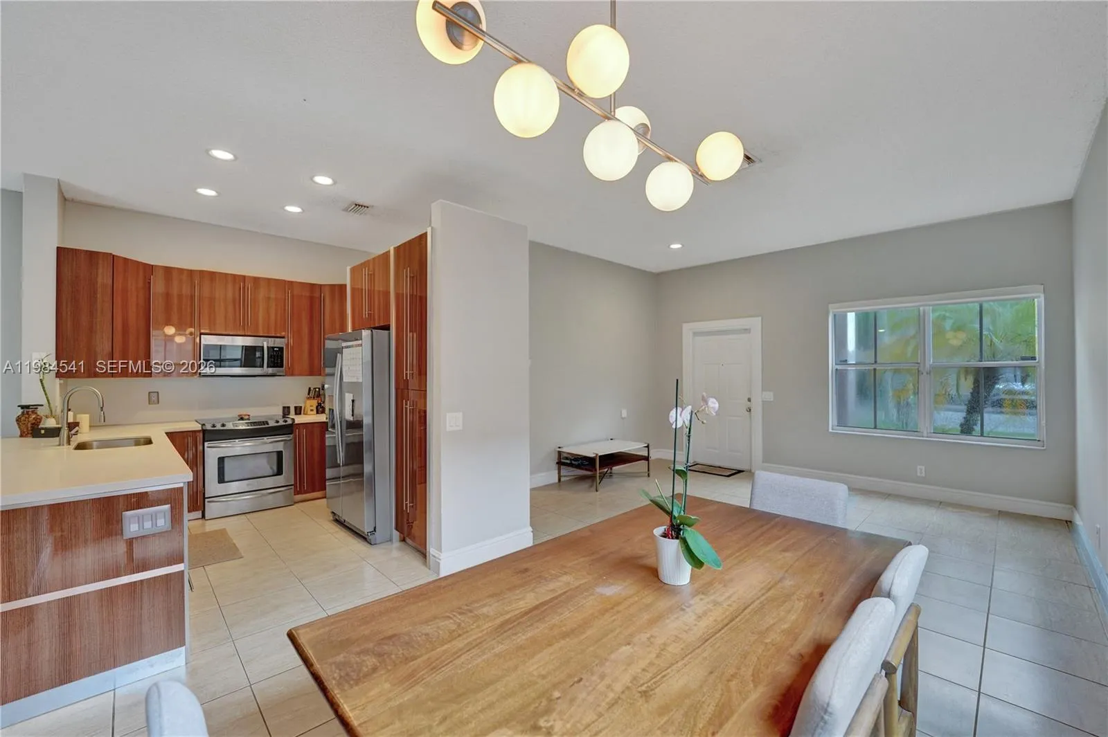 930 W Bluewood Ter, Weston, Florida 33327, Weston, Florida 33327, 3 Bedrooms Bedrooms, ,2 BathroomsBathrooms,Residential Lease,For Rent,930 W Bluewood Ter, Weston, Florida 33327,A11984541