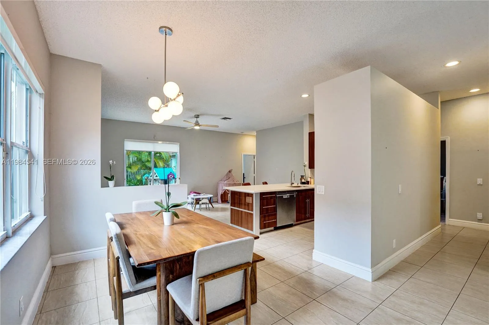 930 W Bluewood Ter, Weston, Florida 33327, Weston, Florida 33327, 3 Bedrooms Bedrooms, ,2 BathroomsBathrooms,Residential Lease,For Rent,930 W Bluewood Ter, Weston, Florida 33327,A11984541