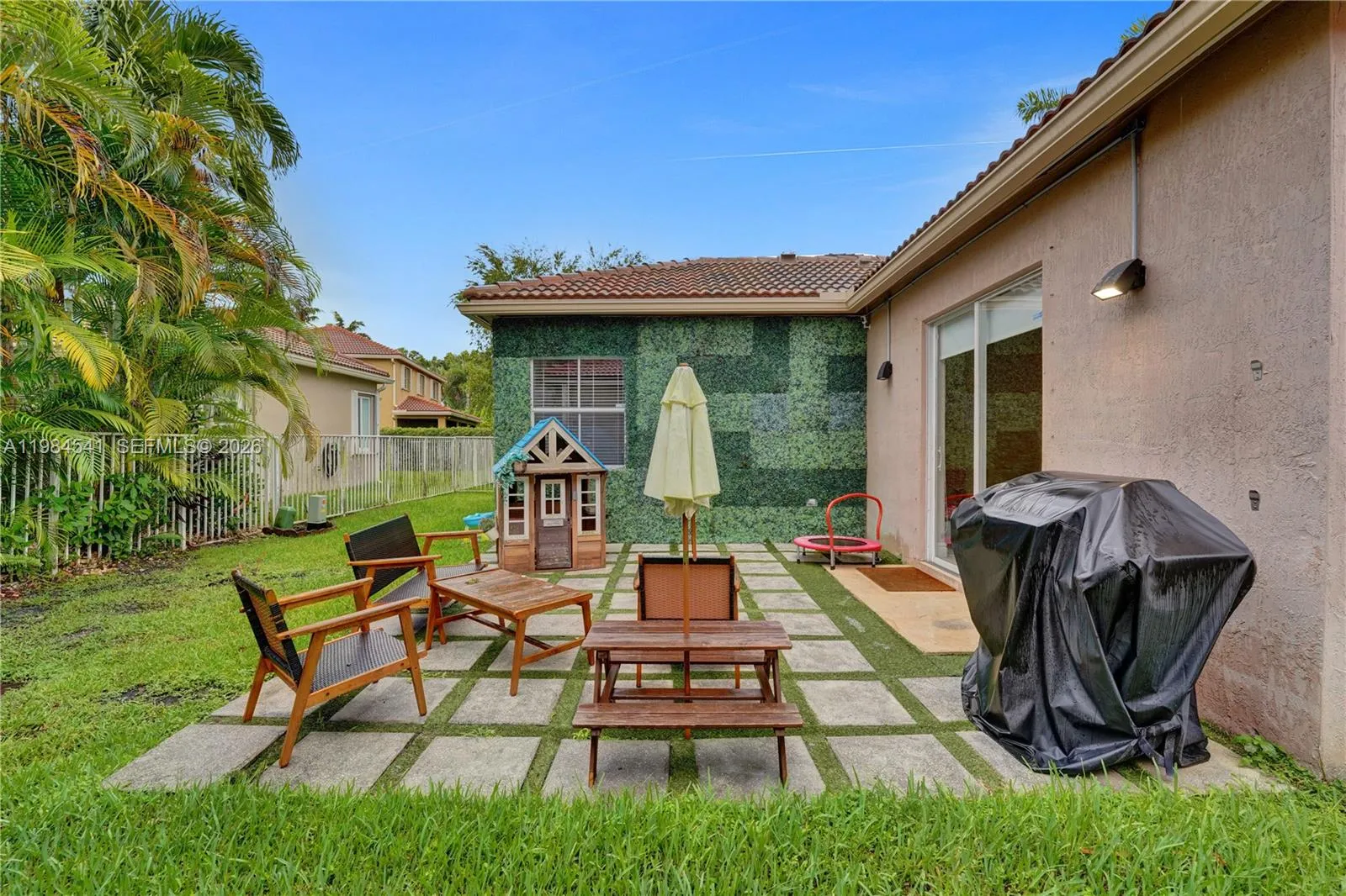 930 W Bluewood Ter, Weston, Florida 33327, Weston, Florida 33327, 3 Bedrooms Bedrooms, ,2 BathroomsBathrooms,Residential Lease,For Rent,930 W Bluewood Ter, Weston, Florida 33327,A11984541