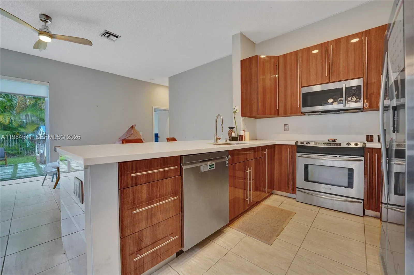 930 W Bluewood Ter, Weston, Florida 33327, Weston, Florida 33327, 3 Bedrooms Bedrooms, ,2 BathroomsBathrooms,Residential Lease,For Rent,930 W Bluewood Ter, Weston, Florida 33327,A11984541