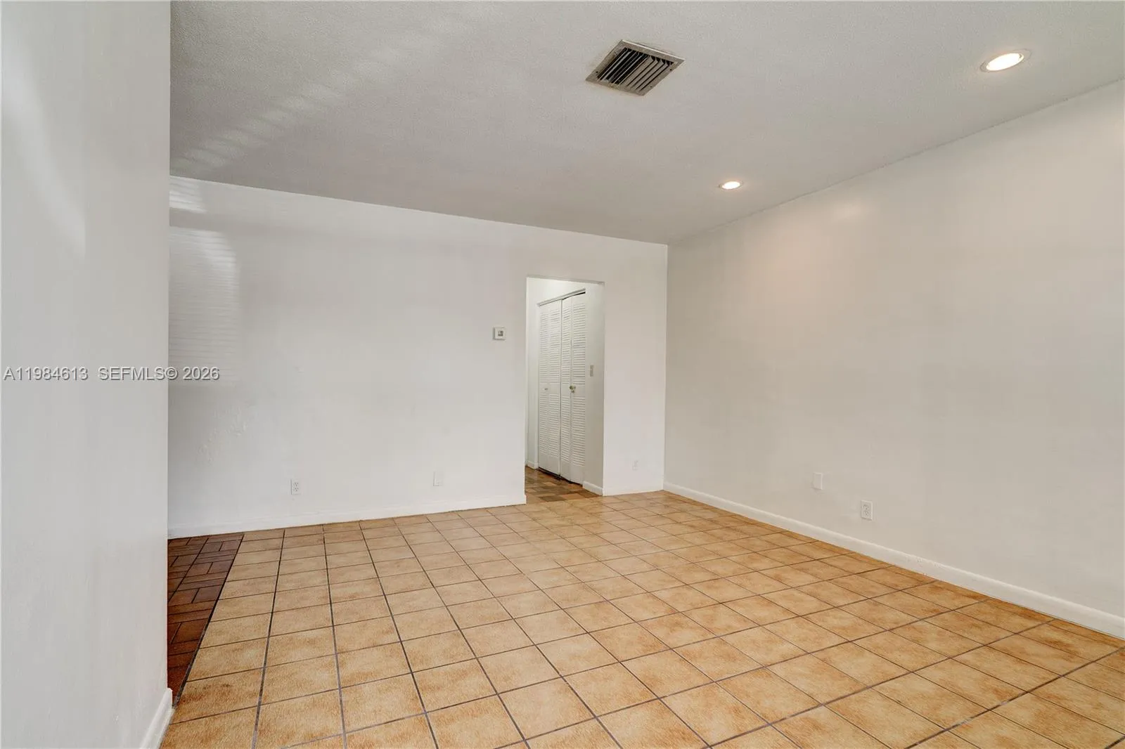 856 Sw 10th St #2, Hallandale Beach, Florida 33009, Hallandale Beach, Florida 33009, 1 Bedroom Bedrooms, ,1 BathroomBathrooms,Residential Lease,For Rent,856 Sw 10th St #2, Hallandale Beach, Florida 33009,A11984613