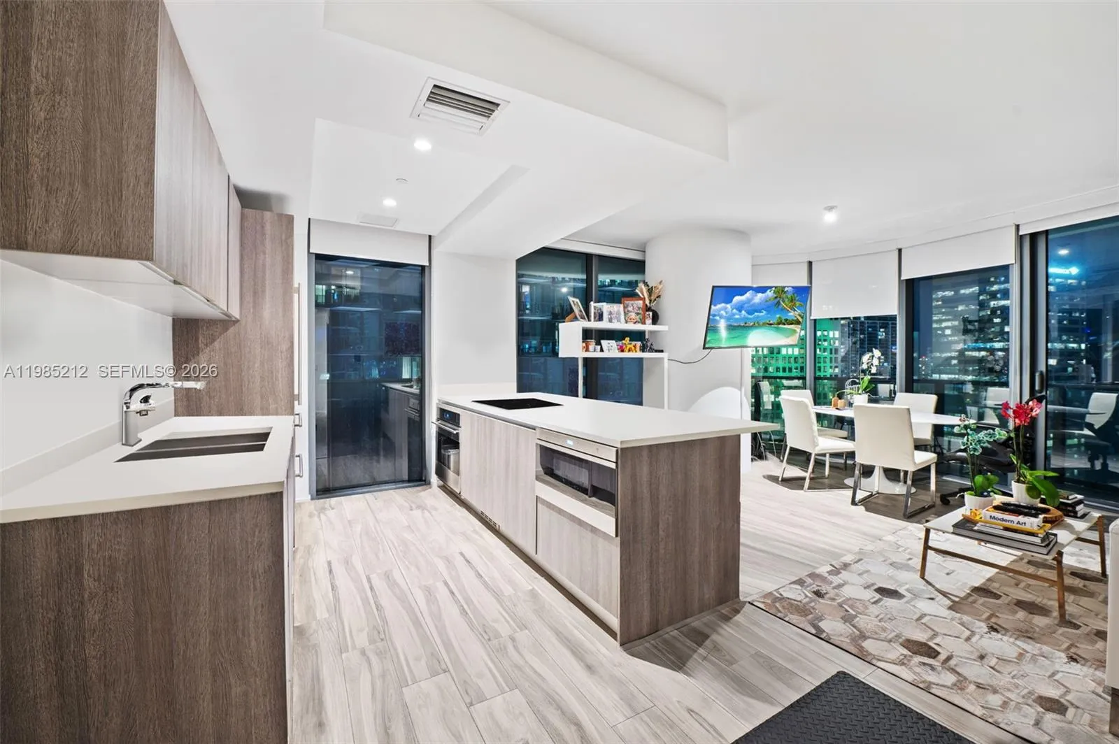 801 S Miami Ave 2705, Miami, Florida 33130, Miami, Florida 33130, 2 Bedrooms Bedrooms, ,2 BathroomsBathrooms,Residential Lease,For Rent,801 S Miami Ave 2705, Miami, Florida 33130,A11985212
