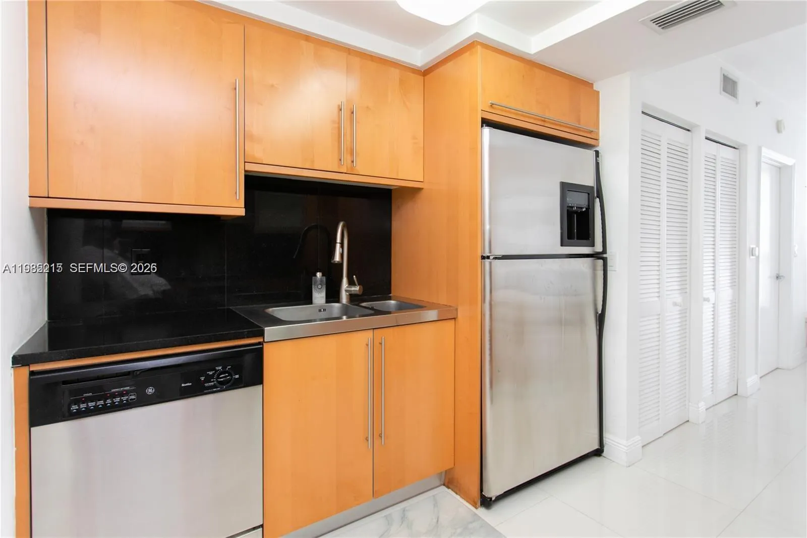 6365 Collins Ave 806, Miami Beach, Florida 33141, Miami Beach, Florida 33141, 1 Bedroom Bedrooms, ,1 BathroomBathrooms,Residential Lease,For Rent,6365 Collins Ave 806, Miami Beach, Florida 33141,A11985215