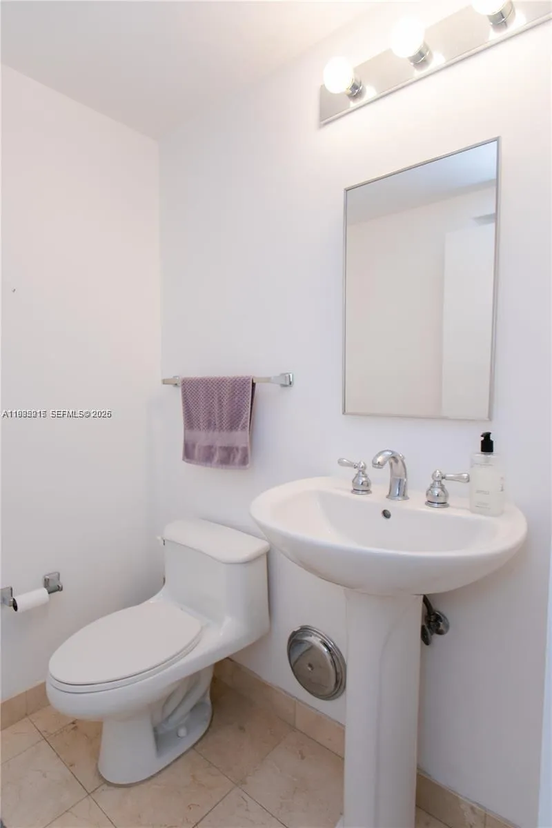 6365 Collins Ave 806, Miami Beach, Florida 33141, Miami Beach, Florida 33141, 1 Bedroom Bedrooms, ,1 BathroomBathrooms,Residential Lease,For Rent,6365 Collins Ave 806, Miami Beach, Florida 33141,A11985215